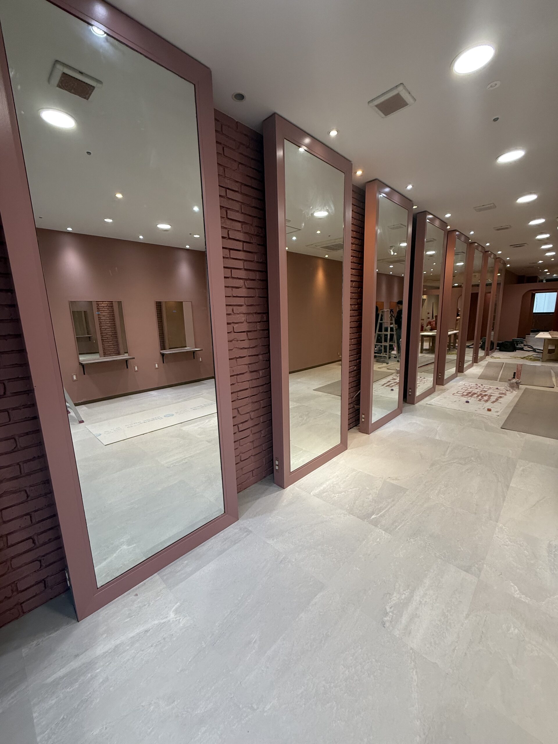 大阪市　西梅田　店舗新装工事