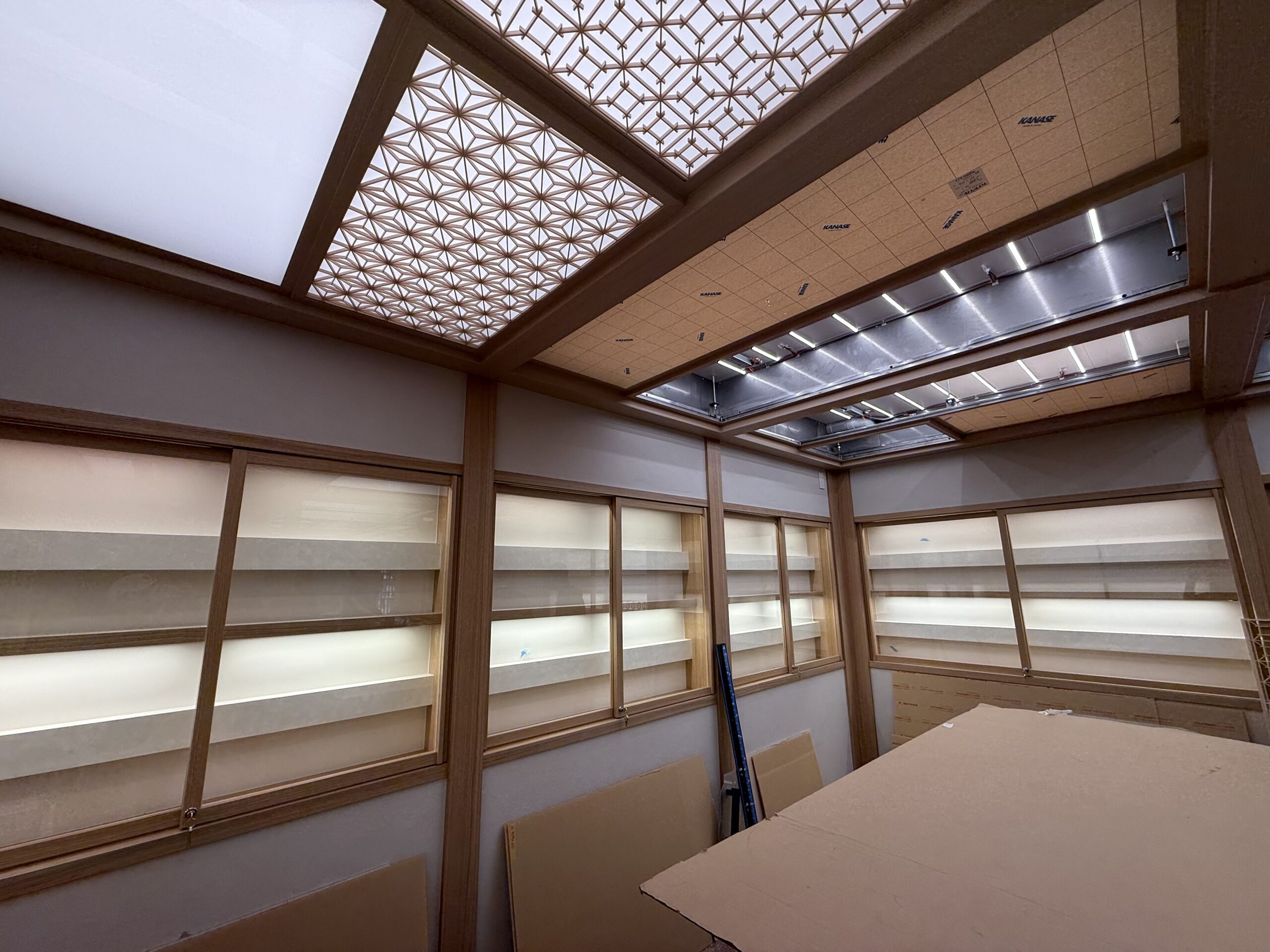 大阪市　戎橋　店舗新装工事